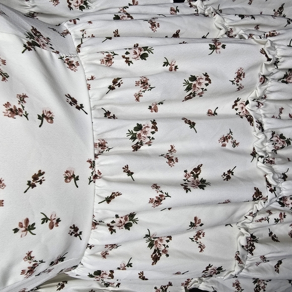 Exlura Floral White Dress Size Medium NWT - Picture 14 of 15
